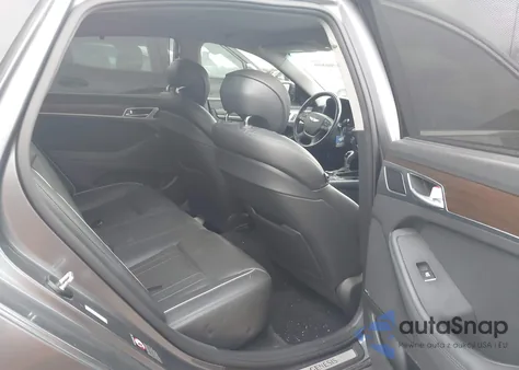 2016 Hyundai Genesis 3.8 z USA, uszkodzony, nr VIN KMHGN4JE2GU115926